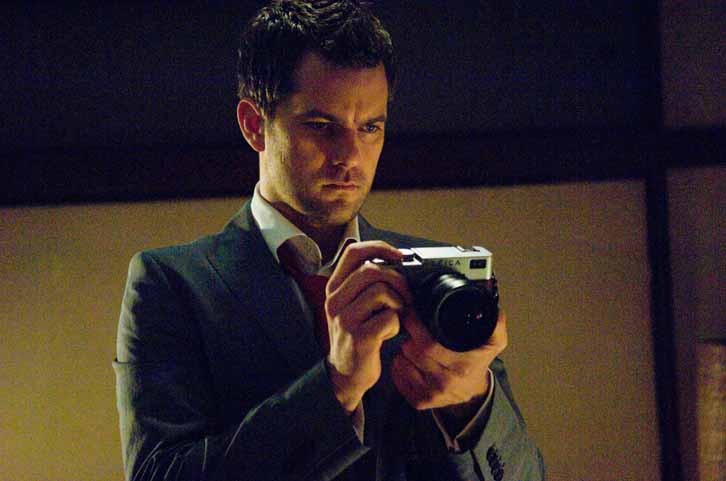 Joshua Jackson as an American photogrrapher haunted by a ghost in Japan.