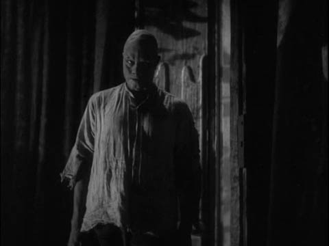 Noble Johnson as one of the undead inhabitants of Windward Castle